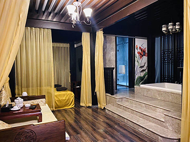 <strong>联系客服</strong>