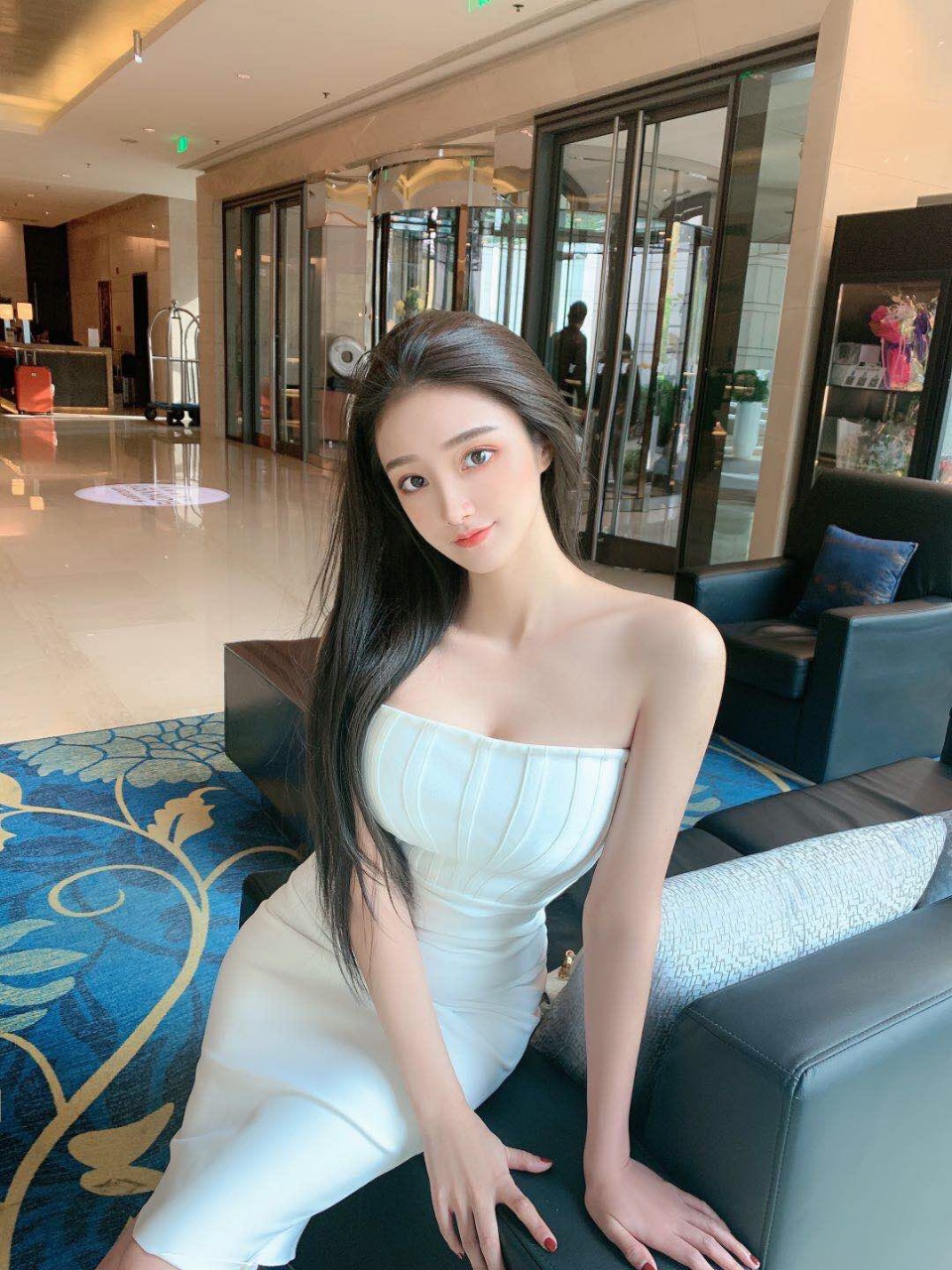 <strong>联系客服</strong>